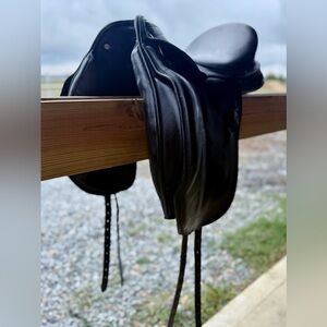 Albion Dressage Saddle